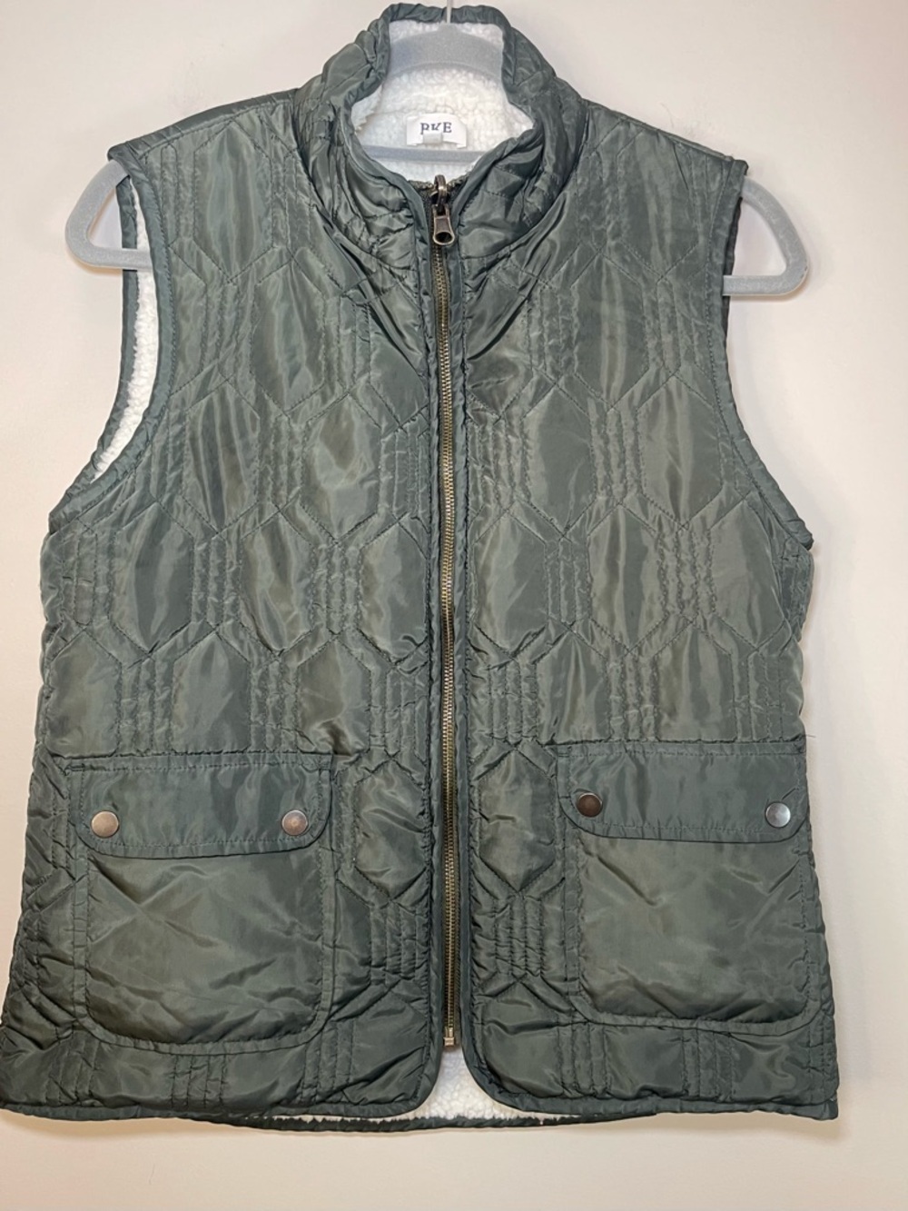 BKE Sherpa-Lined Vest in Olive and Cream